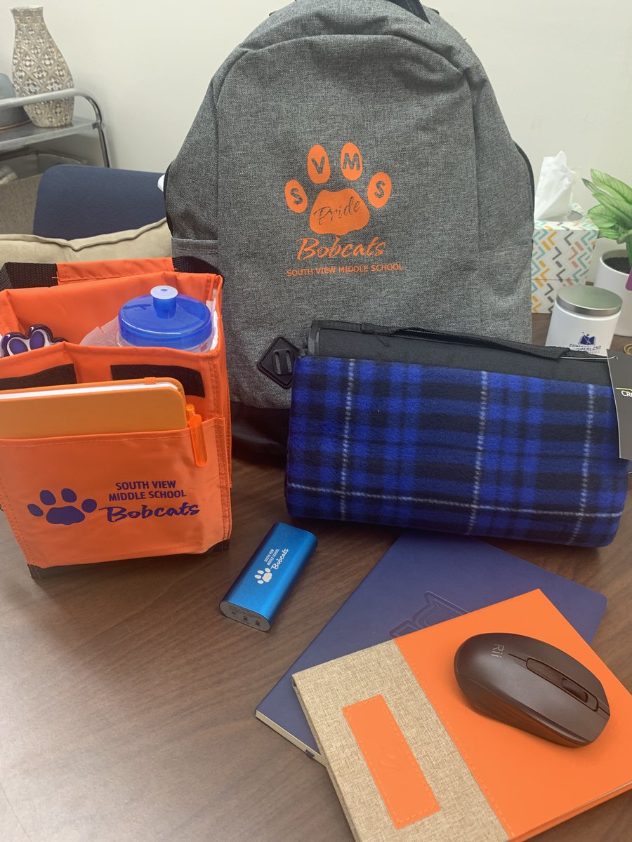 GladysJohnson03's tweet photo. Huge thanks to @SVMSBobcats for the welcome, energy, &amp; awesome swag! Working on H.O.T.❓s w/engaged educators🟰joy. Your commitment to growth &amp; elevating ❓ing is inspiring. 🎉 It was a highlight to be reunited w/@mnrobbins19  &amp; @EddieFordIV !🌱 #LearnGrowThrive #CCSProfDev https://t.co/26Ddbx3Rsz