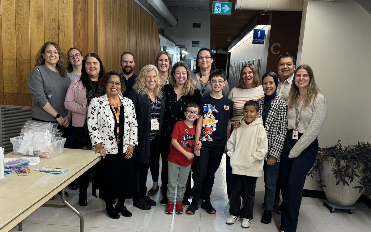 ecolebschool's tweet image. Merci to all the students and families who came to our Family Fun Math Night and to our team of teachers who helped make the event a huge success! It was so amazing to see all the excitement and smiles fill our hallways and classrooms! #polarpride @PembinaTrails