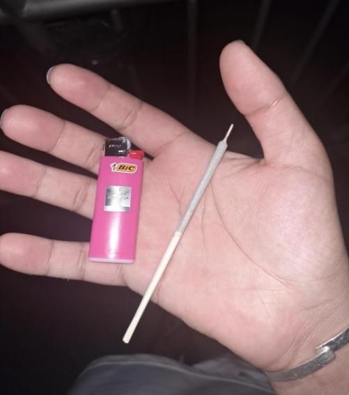 Tag someone who rolls joints like this 😂