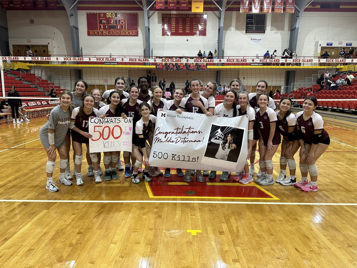 Great win in the semi regional match; We are now on our way to the regional championship vs. Normal West this Thursday! Maddie D. also got to celebrate her 500th career kill tonight with her team! What an awesome milestone! 

Scores vs. Rock Island tonight 
25-12, 25-14

#Moline