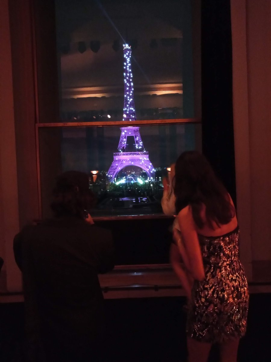 Rocklady19731's tweet photo. #fot_O_ktober #vanbinnennaarbuiten challenge. Zicht op de #Eiffeltoren vanuit #PalaisdeChaillot na de #modeshow van #MaisonYoshikiParis tijdens de #parisfashionweek2024 #Parijs #YOSHIKI
Een initiatief van @jolandabrwr https://t.co/3UtJ1wEboG