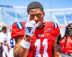 JavenGibson_'s tweet image. Blessed to receive my 4th D1 offer from @FAUFootball @CoachBeerFAU @CoachCibene @BrettSShufelt @rsmem32_rod @clarencemcdoug1 @JuCoFootballACE