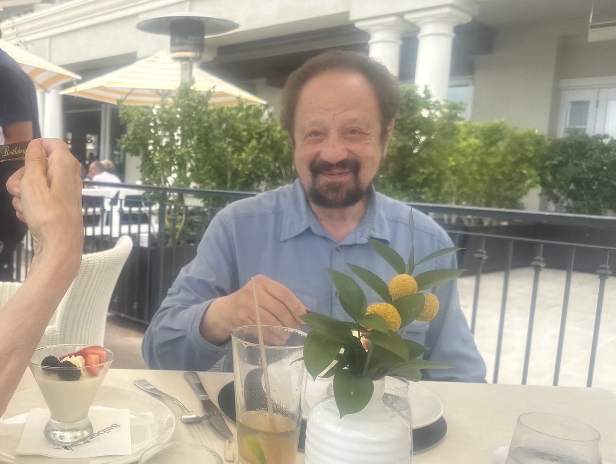 LesnikSharon's tweet photo. Dr Robert Lesnik Stand up for Cancer🥰 https://t.co/VKgZVSxONQ