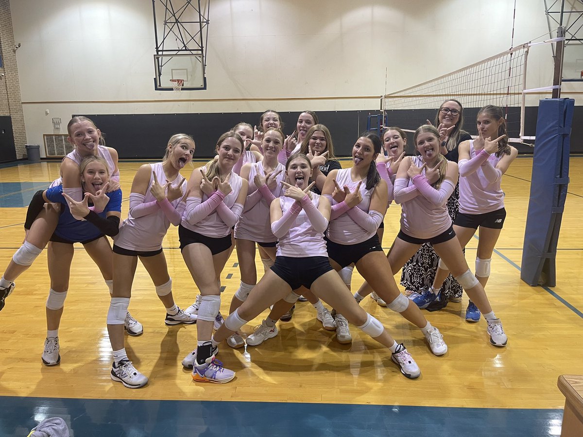 JhsOwlsvball's tweet photo. Program sweep over Burleson to finish out district and to end JV and Freshman Season! 🧹 

On top of the sweep, a HUGE CONGRATS goes out to @tylerpool130 on getting her 1000th career dig tonight!! Way to go!! 

Next up is playoffs for Varsity! Details to come. 

#ALLFORONE 💙🏐🦉 https://t.co/JAQf0vrJSB