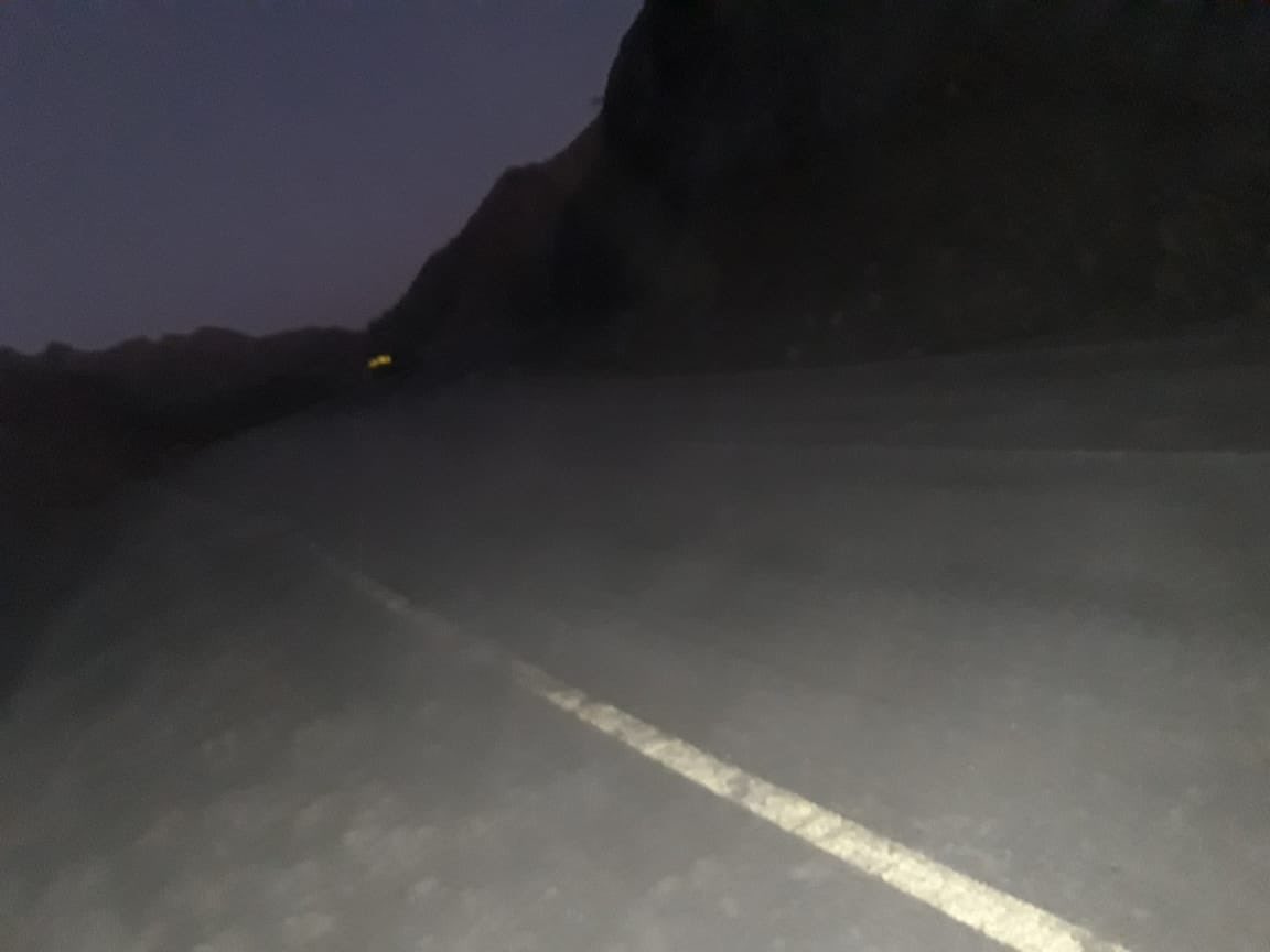 K_S_S_News's tweet photo. تمت إزالة الإنهيار الجبلي بقرية عيص في طريق وادي الحواسنة بولاية %الخابورة 
#شكراً_شرطة_عمان_السلطانية والجهات الأخرى التي قامت بإزالة الأتربة والأحجار المنهارة من الجبل . 
كما نؤكد للجميع بأن الطريق أصبح الآن سالكاً .. 
@RopTraffic 
@BatinahN_gov https://t.co/1dvREyFMEm