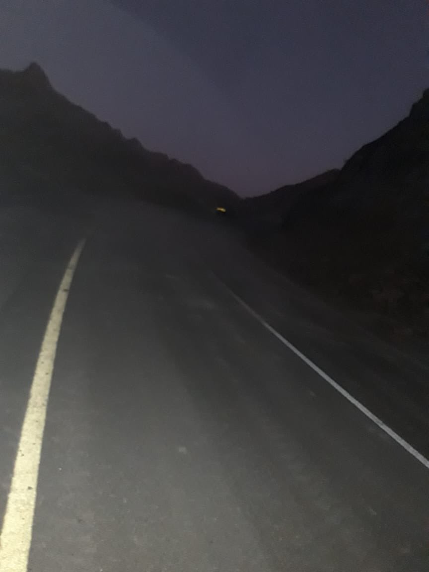 K_S_S_News's tweet photo. تمت إزالة الإنهيار الجبلي بقرية عيص في طريق وادي الحواسنة بولاية %الخابورة 
#شكراً_شرطة_عمان_السلطانية والجهات الأخرى التي قامت بإزالة الأتربة والأحجار المنهارة من الجبل . 
كما نؤكد للجميع بأن الطريق أصبح الآن سالكاً .. 
@RopTraffic 
@BatinahN_gov https://t.co/1dvREyFMEm