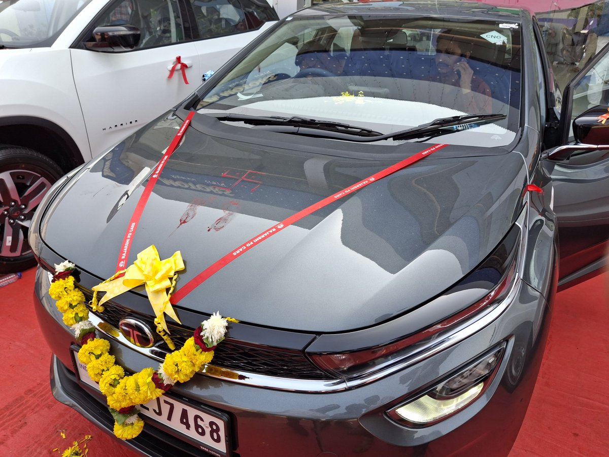 PANDYAVIPULKUM's tweet photo. #TataMotors #altroz2024 
#happydhanteras2024 #HappyDiwali2024 #Newvehicle ધનતેરસ પર્વમાં #TataMotors ખરીદી. https://t.co/aBK0QciVQi