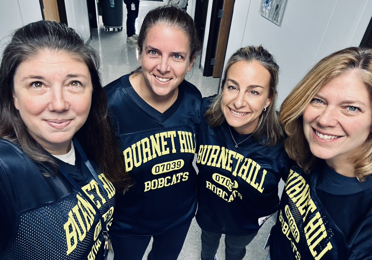Just love my team! <a href="/NikirkLauren/">lauren nikirk</a> <a href="/PalazzoLori/">Lori Palazzo</a> @teacherehudin #teamworkmakesthedreamwork