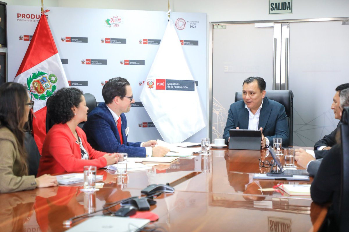 📢 El ministro Sergio González, junto al viceministro de MYPE e Industria, César Quispe Luján, sostuvieron una reunión con Josef Karl Pelikan, director de la División de Oficinas Regionales y Coordinación sobre el Terreno de la #ONUDI, y Carolina Elizabeth González Müller,