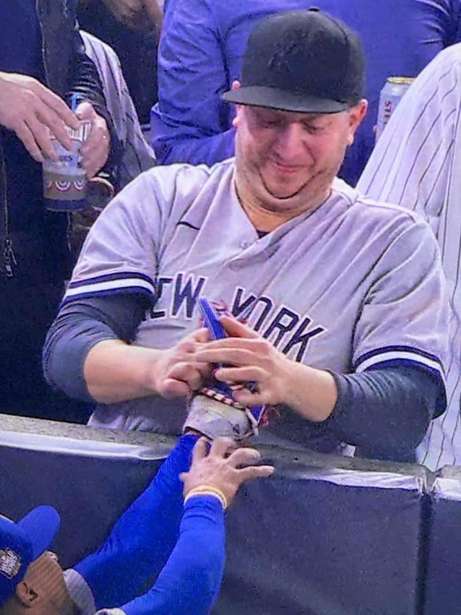 This guy looks like he wearing a turtleneck made out of an elephant’s foreskin. #WorldSeries2024