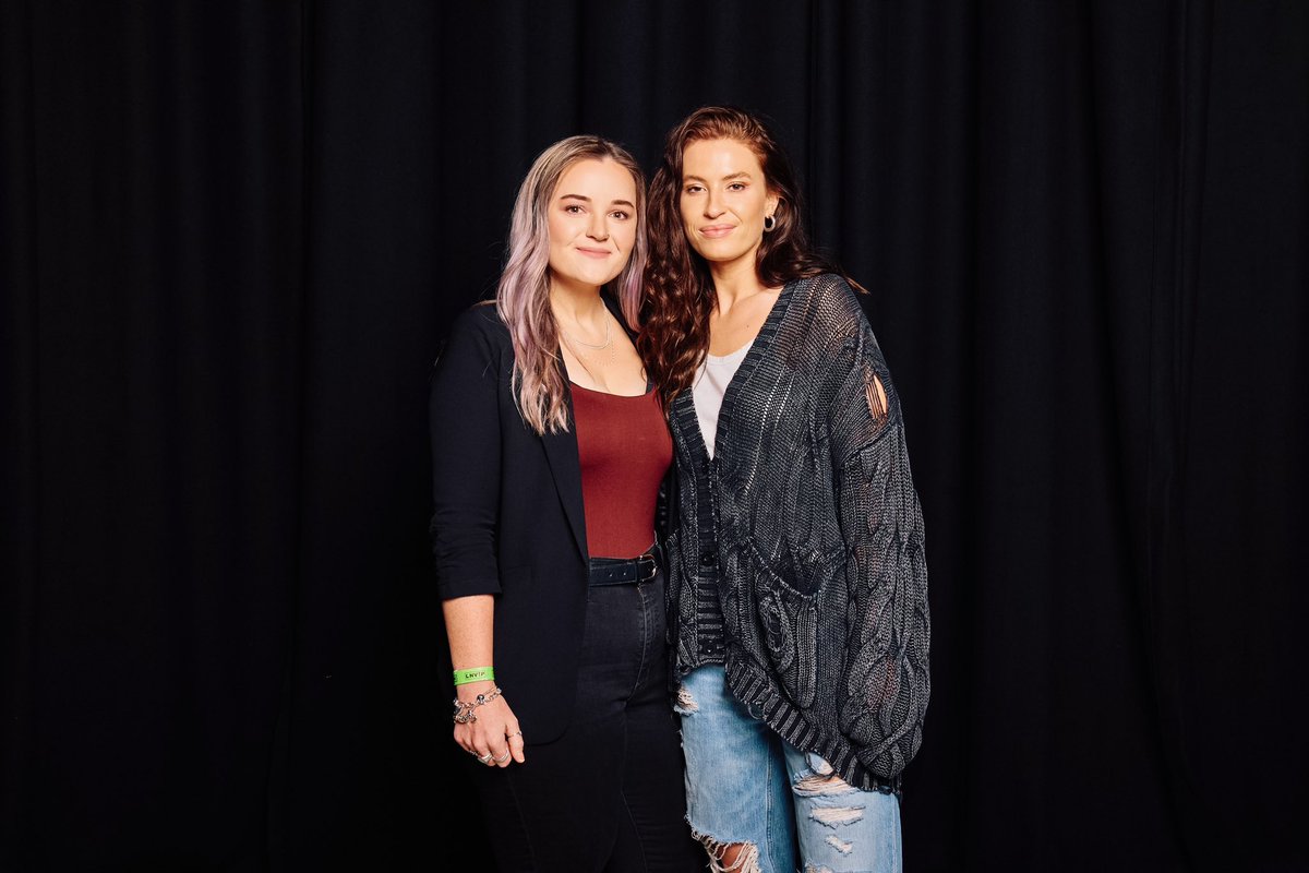 yahsrose's tweet photo. ❤️‍🔥🇦🇺🇳🇿🥹 @findingfletcher @charleysux 

#ISOTATourAuckland #ISOTATourSydney https://t.co/2AL2V3cChg