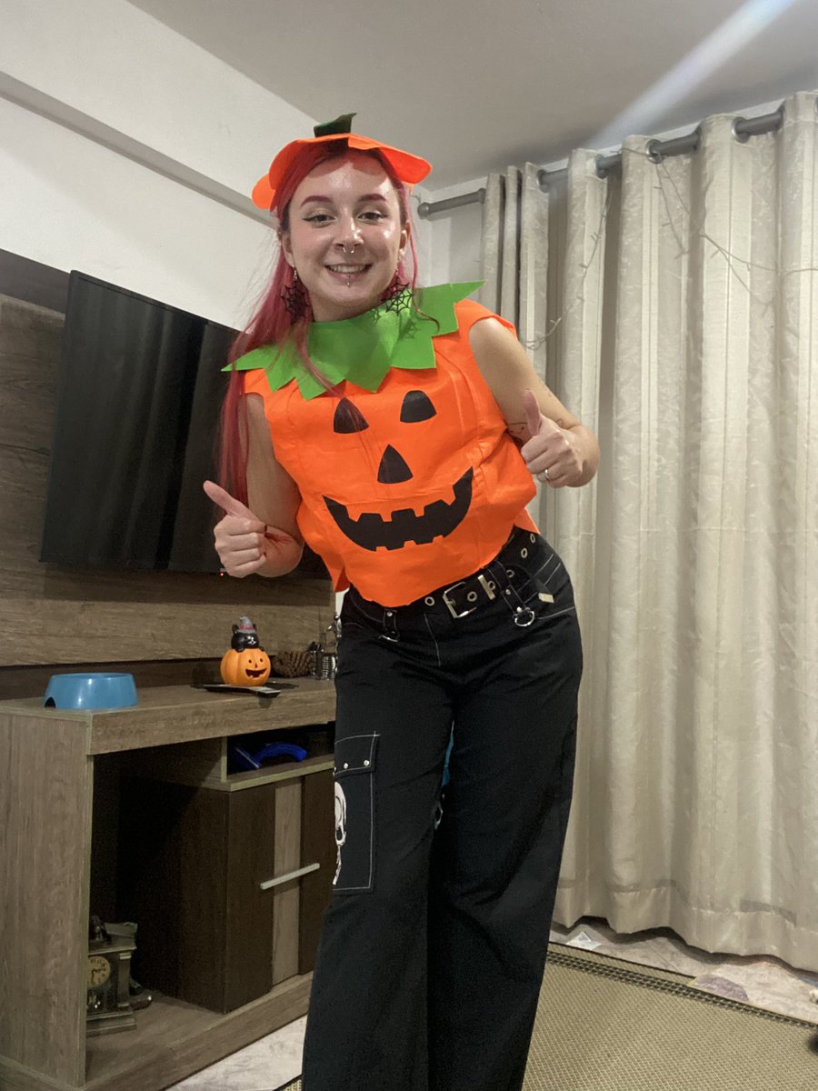 ughste's tweet image. o junior comprou pra ele e mandaram o tamanho infantil. amaram?