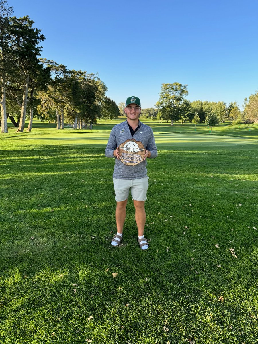 Cameron Moreland tweet media