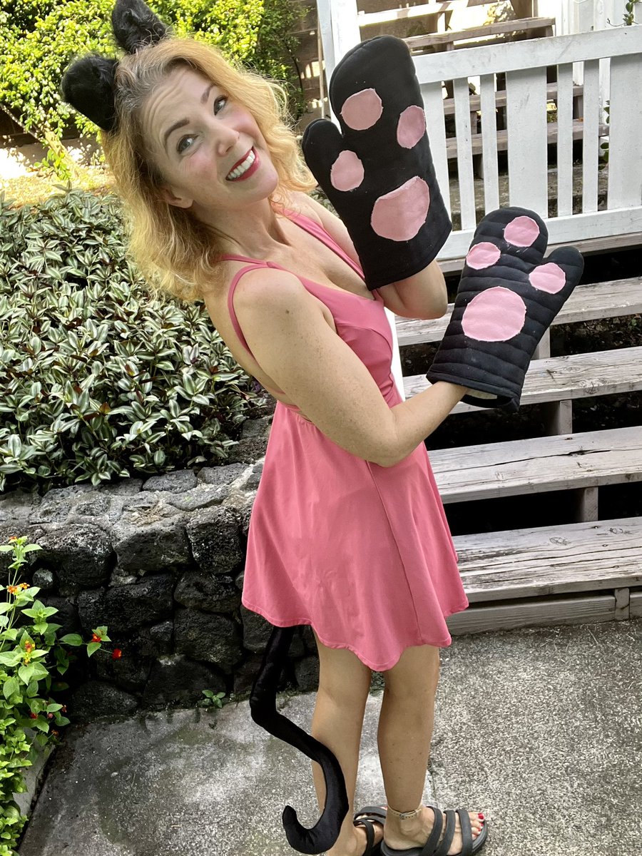 Heidi Miller (@heidimiller) on Twitter photo Put together a cat 🐈⬛ costume for Thursday’s road side sign-waving for <a href="/KamalaHarris/">Kamala Harris</a> in Kailua-Kona, as our weekly event falls on Halloween. 🎃 #Roevember #VoteBlue #MadamPresident Put together a cat 🐈⬛ costume for Thursday’s road side sign-waving for <a href="/KamalaHarris/">Kamala Harris</a> in Kailua-Kona, as our weekly event falls on Halloween. 🎃 #Roevember #VoteBlue #MadamPresident