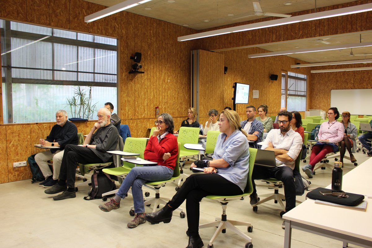 ICTA_UAB's tweet photo. The members of our Scientific Advisory Board are here!

Today we will give Wolfgang Cramer &amp; Eystein Jansen an overview of the scientific results from the Strategic Research Program's 5 Societal Challenges

We start with the results of the #CITIES challenge with @ianguelovski https://t.co/bee7EUFwDB