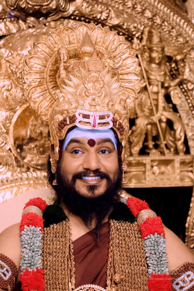 SriNithyananda's tweet photo. 🌸✨ Divine Darshan Day 3: Experience the powerful presence of Devi Parashakti through these sacred moments, as her blessings and radiant energy uplift consciousness and illuminate each devotee’s spiritual journey. 🙏💫
#DivineDarshan #DeviParashakti #SpiritualJourney #Blessings #ElevateConsciousness #KAILASA