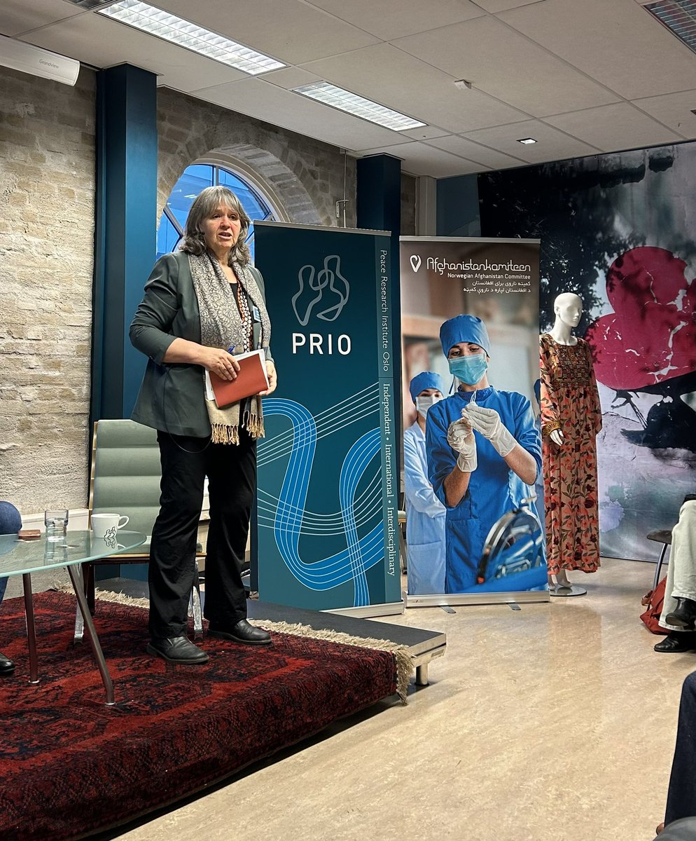 Norunn Grande kicking off this year’s Afghanistan Week. An impressive 14 events over three days! <a href="/NACAfghanistan/">Afghanistankomiteen (NAC)</a> <a href="/cmi_no/">CMI Bergen</a> <a href="/Nansensenteret/">The Nansen Center / Nansensenteret</a> <a href="/PRIOresearch/">PRIO</a>