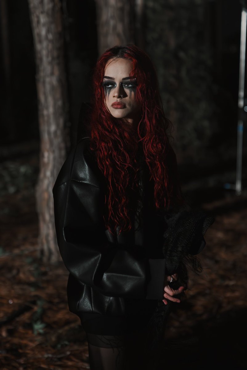 Narzzo's tweet image. Don’t know who still uses this but if anyone or any businesses need film or photography work done in Melbourne i’m here until next thursday dm me if you want to work 🚀

Here’s some recent snaps from recent projects &amp;amp; my flight here 📸