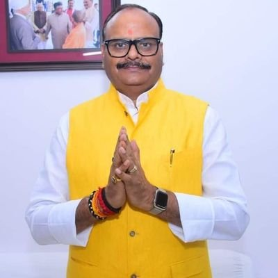 bstvlive's tweet photo. लखनऊ - डिप्टी सीएम बृजेश पाठक ने दीपावली पर दी शुभकामनाएं

➡‘दीपावली पर्व पर प्रदेशवासियों,देशवासियों को शुभकामना��ं’

#Lucknow @brajeshpathakup https://t.co/qmsoVYs9Ru