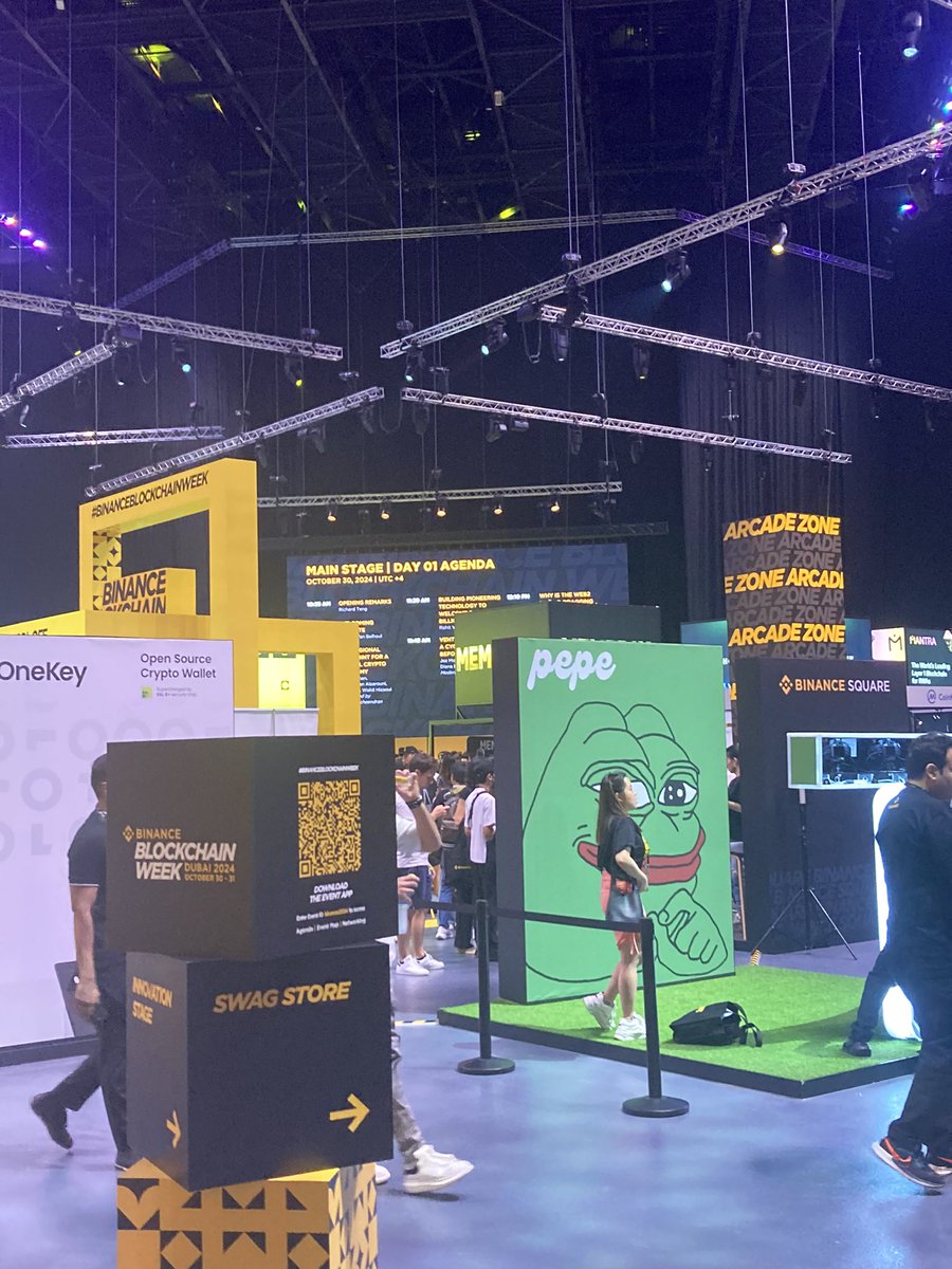 GM FELLOW FRENS AT #BinanceBlockchainWeek 

$PEPE $FREN 😍😍😍😍😍🥰🥰🥰🥰