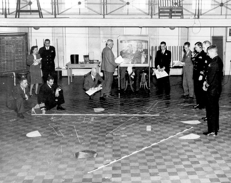 Playing War: Simulations, #Games, Exercises, and the Representations of Military Force and #Violence 

👉27–29 November 2024
👉<a href="/uni_regensburg/">Universität Regensburg</a> or online
👉Co-organised by our colleague <a href="/KerrinLanger/">K Langer</a> and Frank Reichherzer (#ZMSBw)
👉Details: europeamerica.de/news-and-event…