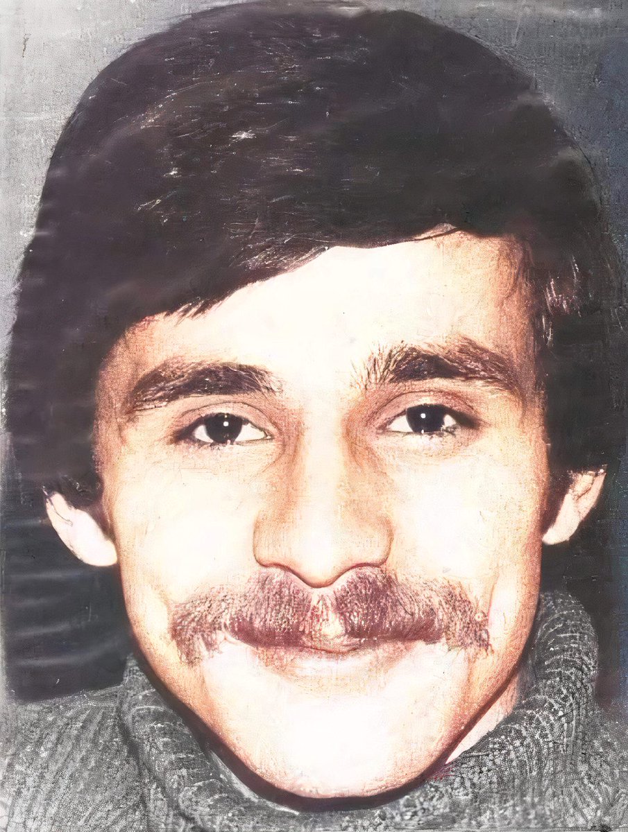 Demokrat'tan bahsederken, 21 Temmuz 1980’de faşistler tarafından kaçırılarak öldürülen gazetenin polis/adliye muhabiri Recai Ünal'ı anmadan olmaz. Gerçeğe halka ulaştırmak için hayatlarını ortaya koyarak gazetecilik yapanların emeğidir Demokrat, o yüzden halkın gazetesidir.