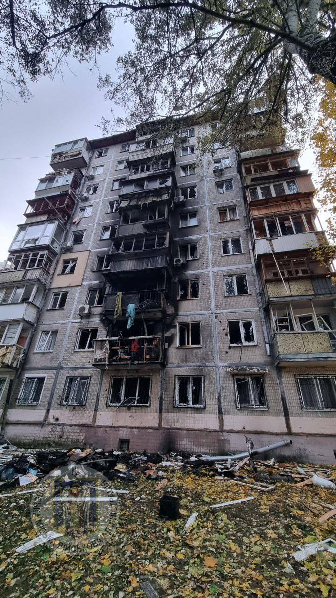 TWMCLtd's tweet photo. The #Solomyanskyi district of #Kyiv has again been hit by a drone.
9 people were injured when one of the mopeds struck a multi-storey building for the second time in 2 days.
#RussiaIsATerroristState https://t.co/JjotlybWjr