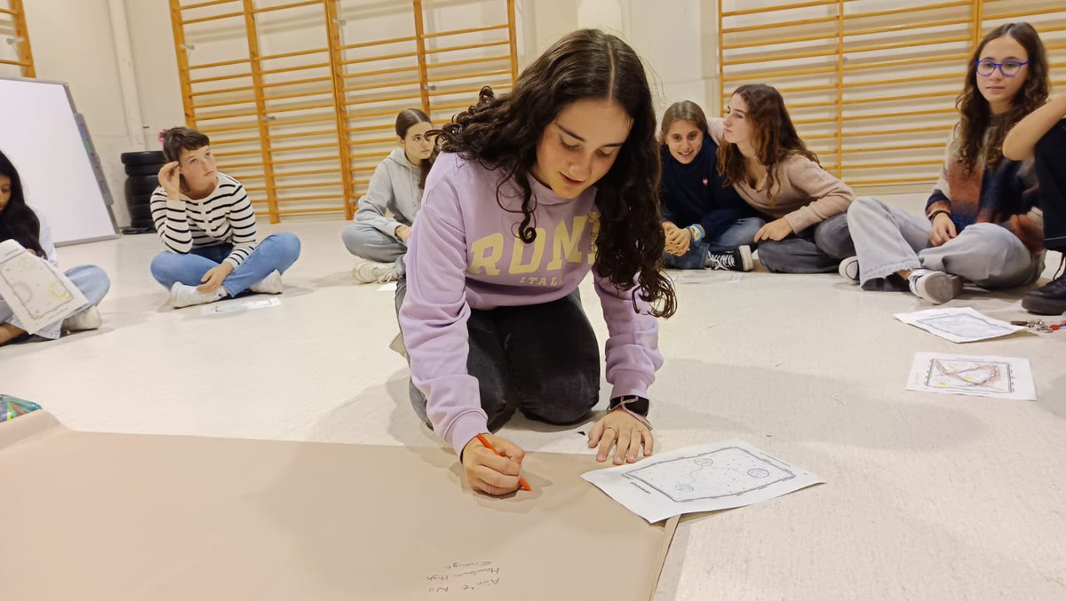 Els alumnes del cor modern i el seu treball del mapa sonor.
#Vivimlamúsica!