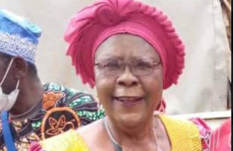MimiMefoInfo's tweet photo. There is no justification for attacking civilians during armed conflict, says CHRDA, which has called on authorities to bring killers of Mama Joko Frida to book - https://t.co/M1dCy5Aaiq
#HumanRight #CHRDA #MMI https://t.co/0gVUtKrhMi