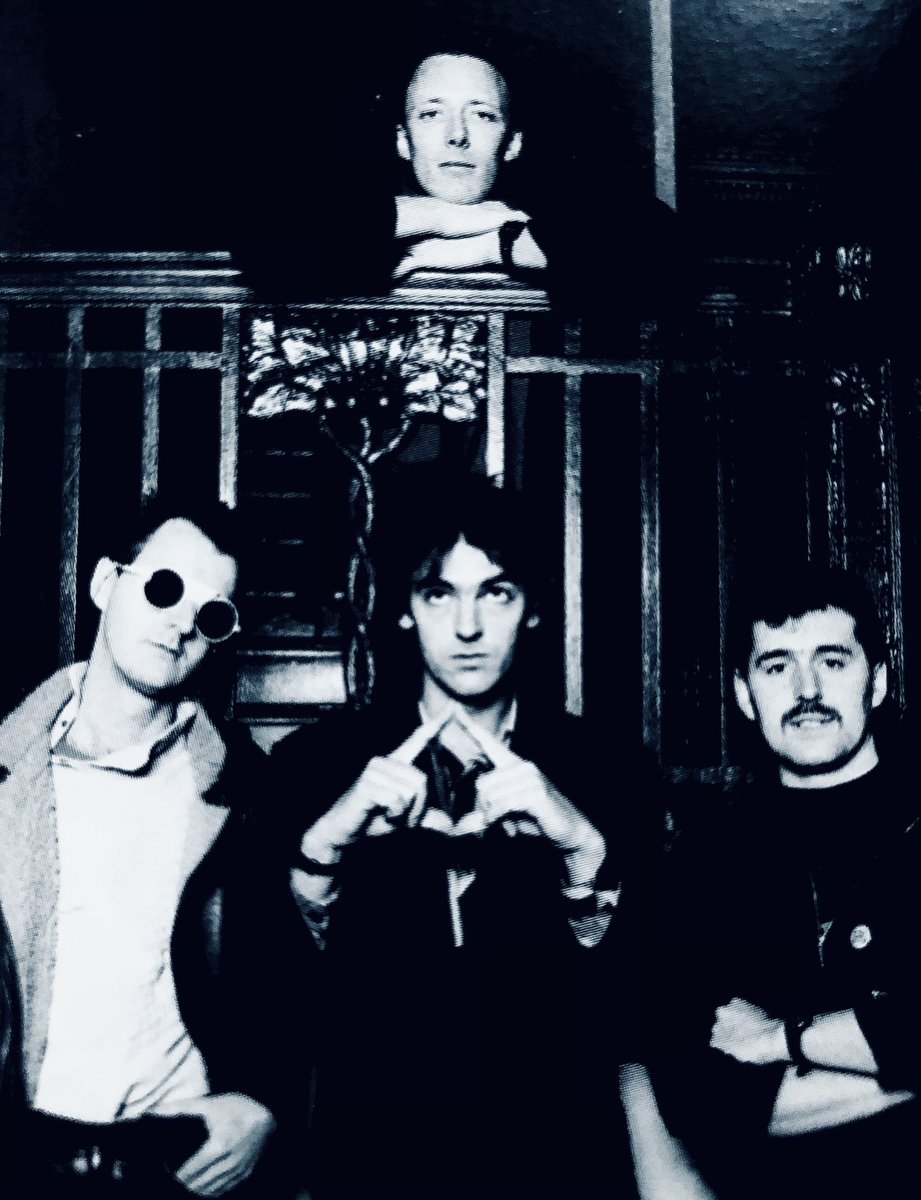 elsotaescala's tweet photo. #bersions
893.- #RobynHitchcock and #TheEgyptians "Eight Miles High" -1996- (#GeneClark, #DavidCrosby, #RogerMcGuinn) #TheByrds -1966-
https://t.co/U1rhlESNAd https://t.co/vr3yXZb1bg