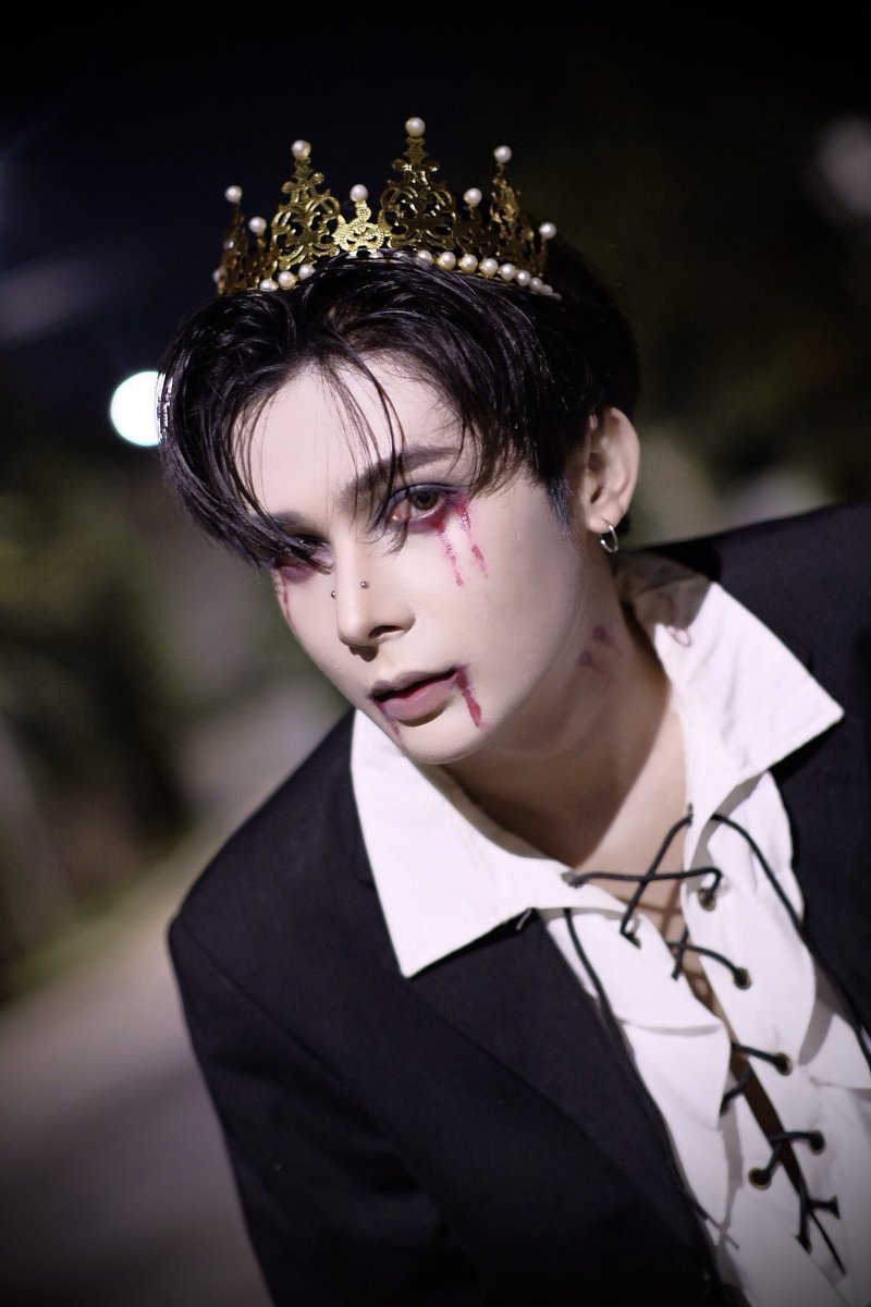 burapa_golf's tweet photo. 🧛‍♂️👑👻 #halloween https://t.co/KZi1xh0HLI