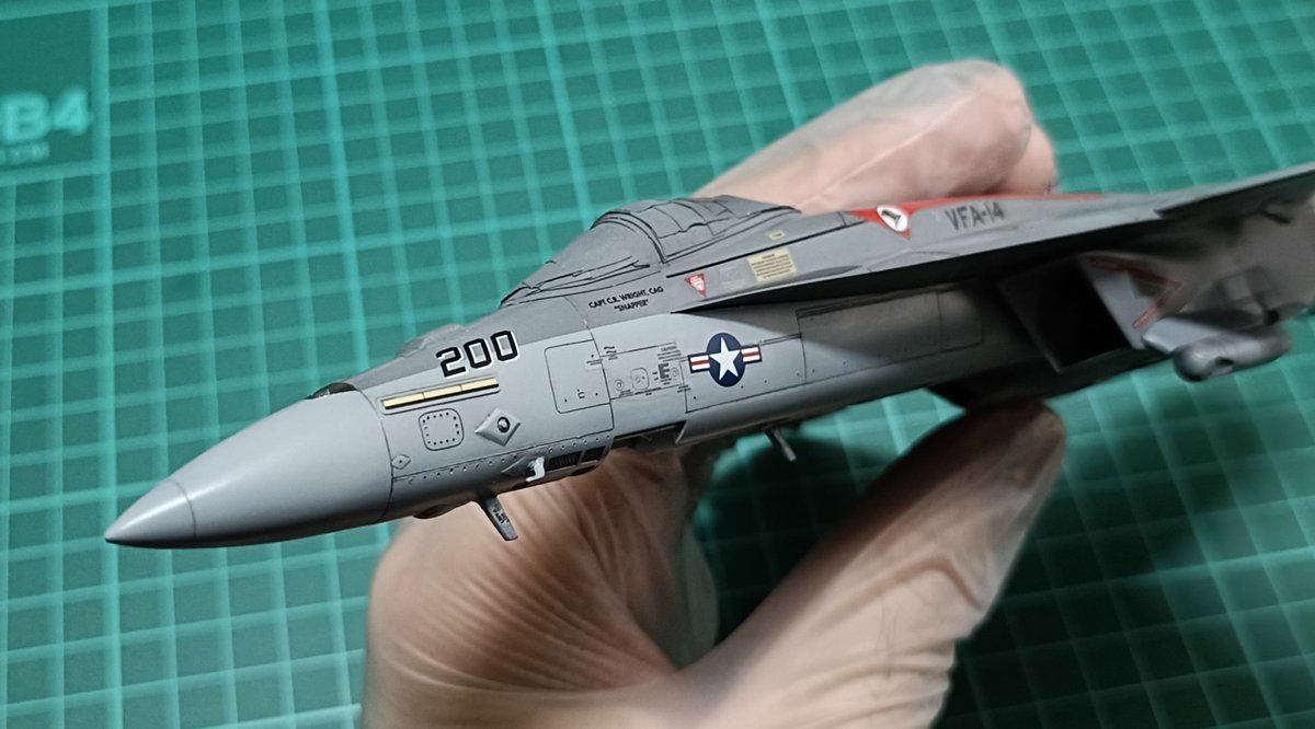 GOGO712868313's tweet photo. #ハセガワ #スーパーホーネット
#F18E
ハセガワ1/72 F/A-18E スーパーホーネットの進捗です✨
墨入れが完了したのでしたので、デカールを貼っていきます。
この作業も楽しいですね~✨ https://t.co/6uDAIpoTgh