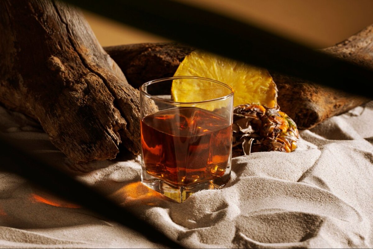 davso0ii's tweet photo. 🍹 Rum, a sweet spirit born from sugarcane byproducts, originated in 16th-century West Indies colonies. Aged in oak, it's now crafted in the Caribbean and Latin America, evolving to suit modern palates with a smooth, caramel taste. #RumHistory #spirits https://t.co/mTMkxd2kaB