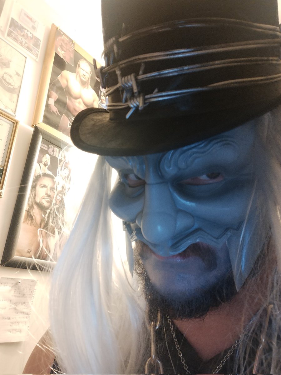 ImpactVenom's tweet photo. For you Windham Rotunda @WWE @TaylorRotunda @Windham6 @MikaRotunda I decided to dress up as uncle howdy, close up pic. My partner added the barbed wire on the hat, and put grey face paint on. Wyatt 6 4eva 4lyf https://t.co/LfMx7WwcIo