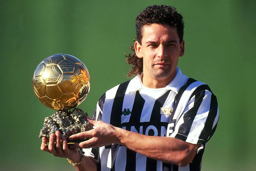Big5Football93's tweet photo. #Baggio akan dikenal sebagai seorang Italia sejati yang unik karena memiliki skill dan teknik individu layaknya seorang maestro dari Amerika Latin. Meski tidak banyak gelar yang berhasil diraih Baggio. Namun orang akan mengingat Roberto Baggio sebagai sosok anak emas Italia yang dicintai namun penuh kontroversi.