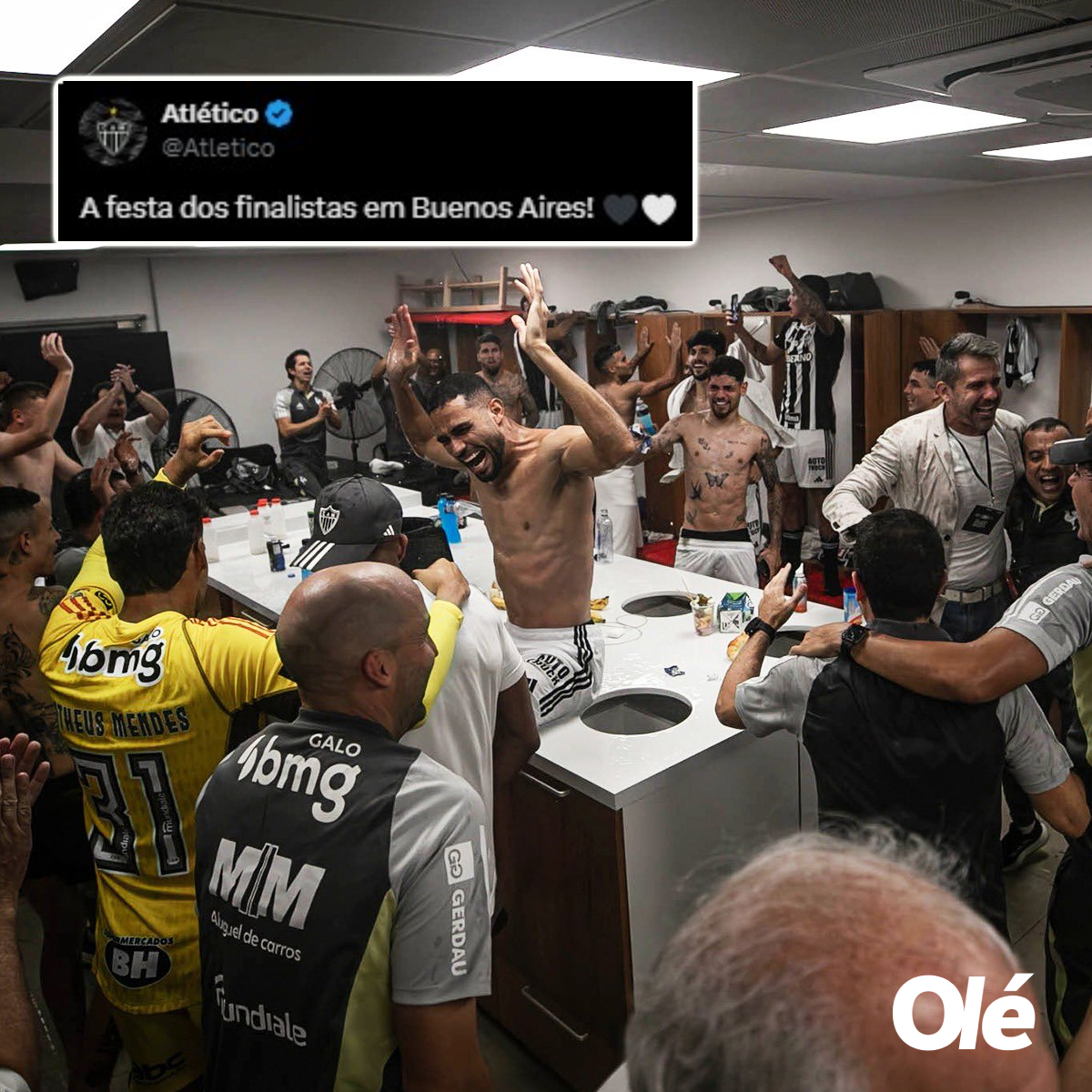 DiarioOle's tweet photo. ⚪️⚫️ La fiesta del Mineiro en el vestuario del Monumental https://t.co/fzu69WvxUk
