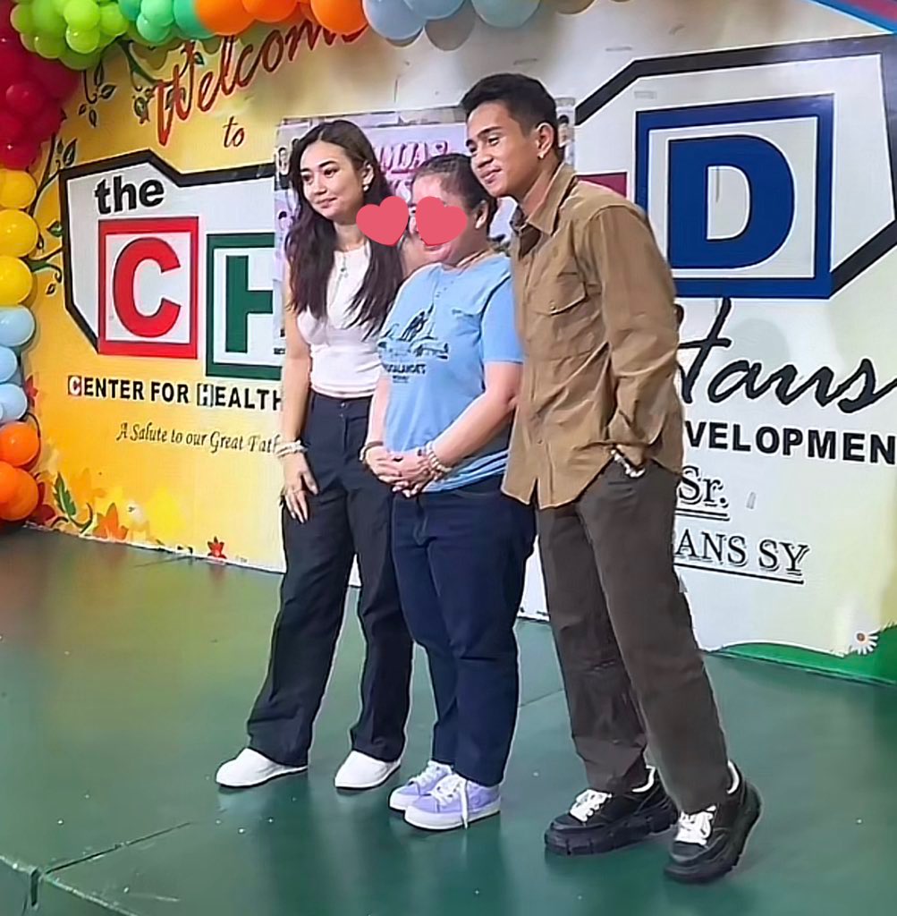 nightskiiiez's tweet photo. LET’s GO JASOY!!

“aww, with president binsoy!!” 

i’m not sure if si tita doc nagsabi non (;´༎ຶٹ༎ຶ`)

HAHAHAHAHA CUTESIES

JMJAS LOVE GIVING https://t.co/rlcxk5AnpQ