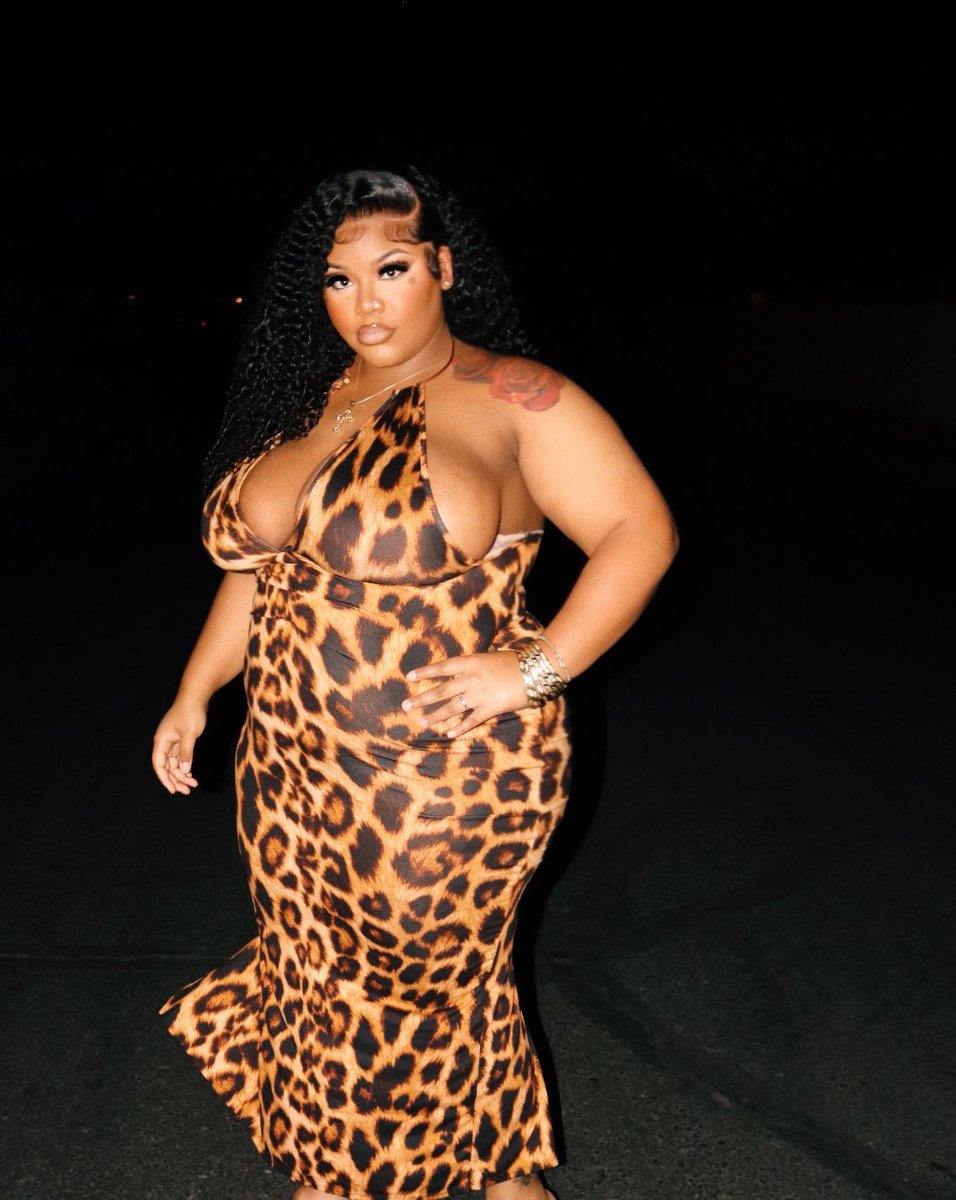 _queenjourney's tweet photo. Bigger, badder, better 😼 https://t.co/Q3G9QwVcXG