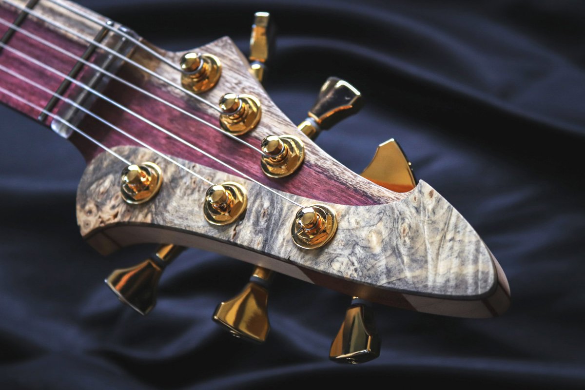 RM_Instruments's tweet image. ギターが完成しました。