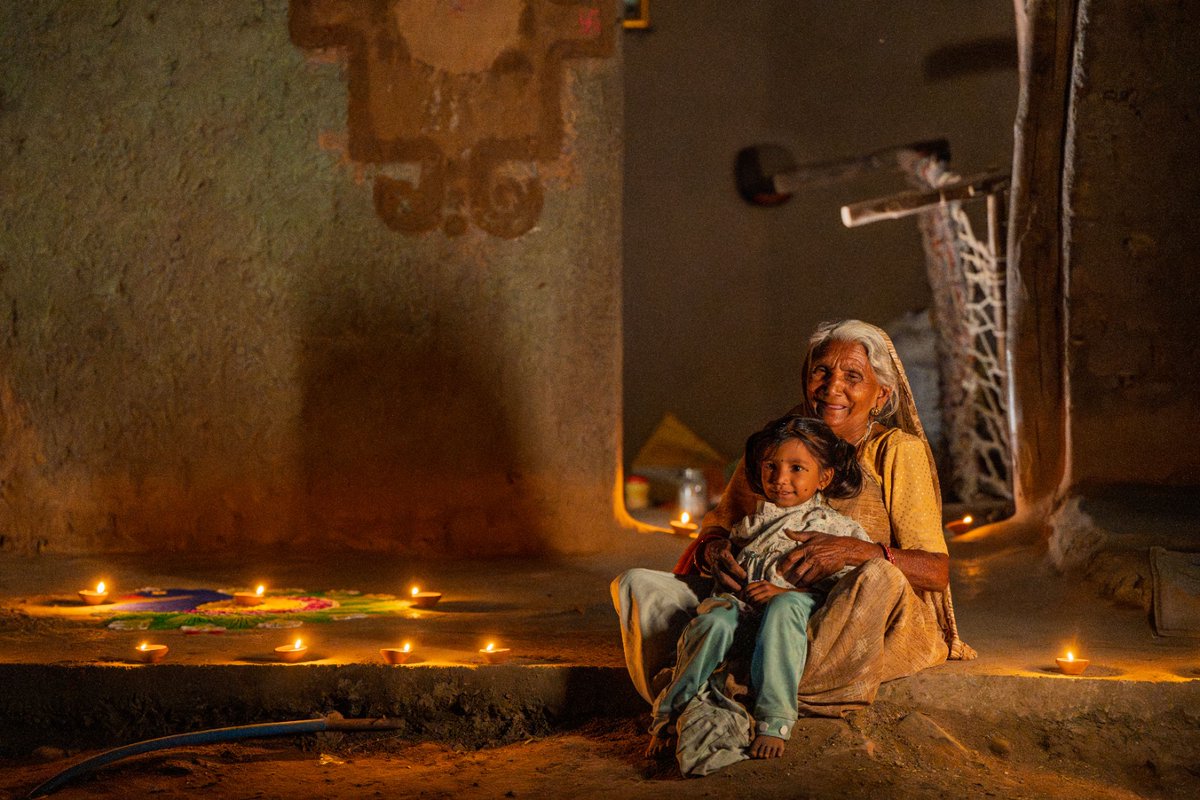 Anil5's tweet photo. Sharing these beautiful images clicked by #Youth4Children volunteer with wishes from ❤️ of India as we mark festival of lights. Happy Deepawali. #DiwaliCelebration https://t.co/GWo0rgupJY