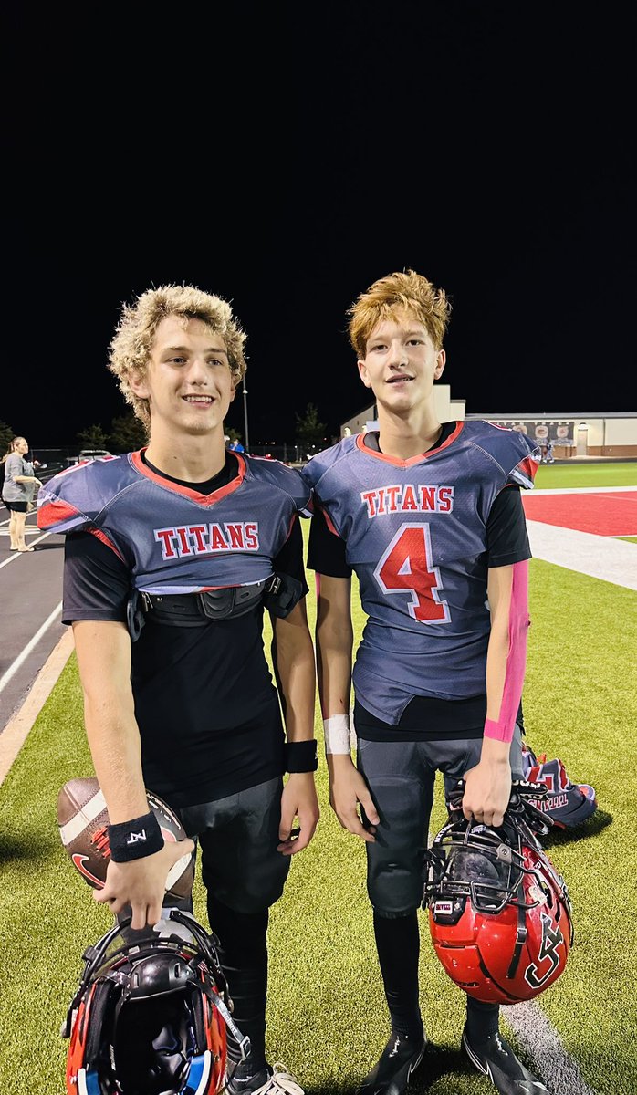 Adspi1's tweet photo. UNDEFEATED Conference Champs!
Amazing season for CA 8th grade!
Check out @IsaacSpiwak s Big time reception against the Rival Guthrie!90yds for the TD!! 👊🏼🏈🏆
#Canwak #CADNA #AreaCodeIsaac https://t.co/bev5oxKCGR