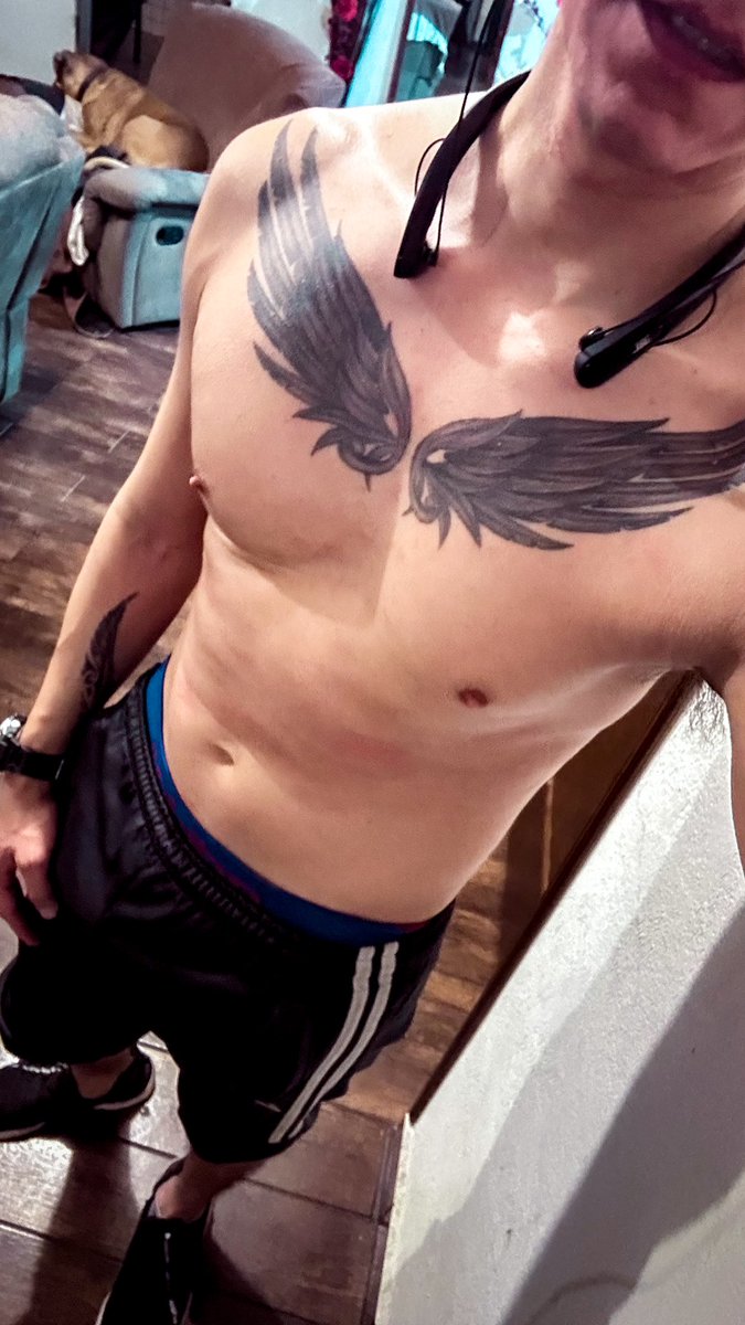 Jorck_D's tweet photo. ¿Ya hicieron sus ejercicios? 🏋🏻‍♂️ https://t.co/LchZJOmCfQ