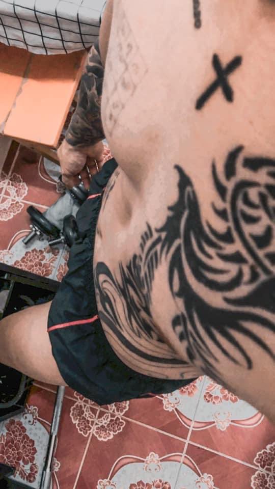 phoomtattoo's tweet photo. สวัสดีตอนเที่ยงๆครับ ทักทายกันได้ครับ #ชุมพร #ช่างสัก https://t.co/NMiTms5QU0