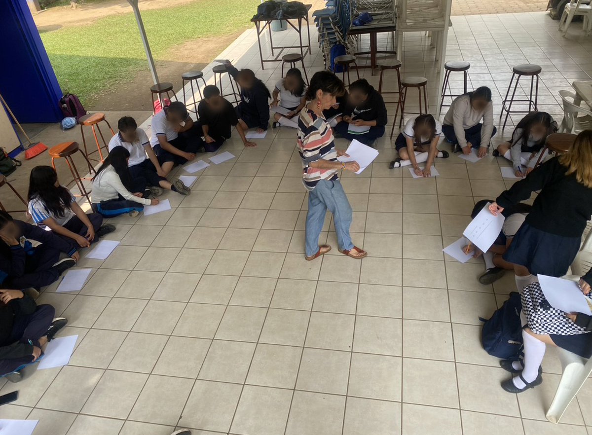 11cambiosocial's tweet photo. Realizamos con mucho éxito el Taller “Opresiones, interseccionalidad, género, diversidad sexual y racismo”con Preparatoria Quetzalcóatl, Tepoztlán, MOR.  #FondoCanadáMX
@aldo_mf
@AmbCanMexique
@EmbCanMexico
@CanEmbMexico
https://t.co/eewux080I3 https://t.co/3hxU6jgAYn