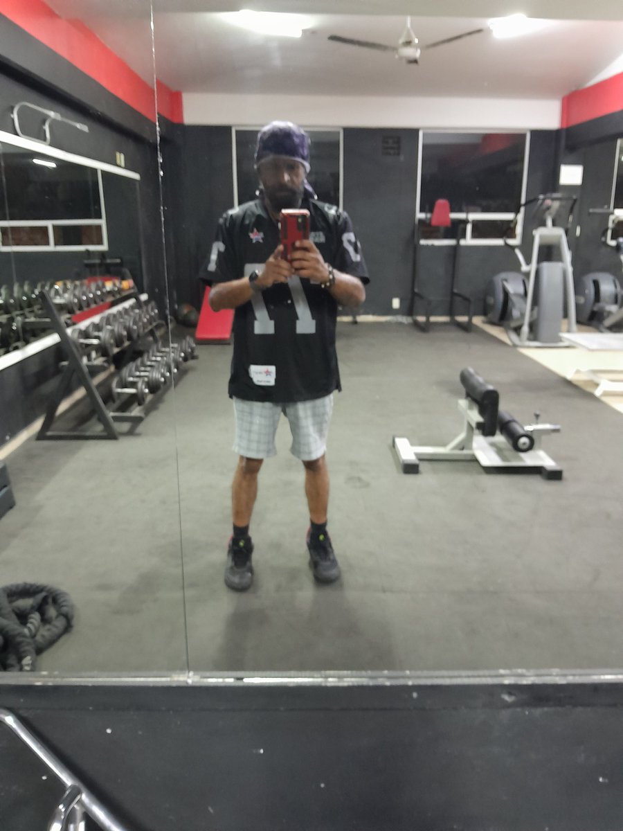 0Educacionmx2's tweet photo. Amonoooosss #runninginthedark #4millas #ronin #JeffersonAirplane #WhiteRabbit https://t.co/dAybVGwACO