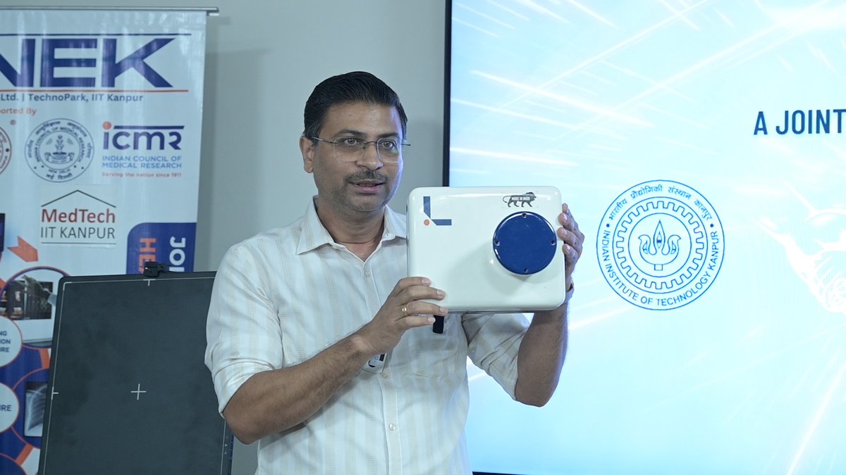 IITKanpur's tweet photo. Lenek Technologies Pvt. Ltd. in collaboration with IIT Kanpur, has developed an indigenous handheld X-ray device for tuberculosis screening. This affordable, AI-enabled, battery-operated machine, funded by ICMR, will support India's goal of eliminating TB by 2025. https://t.co/gk2rzN2ObE