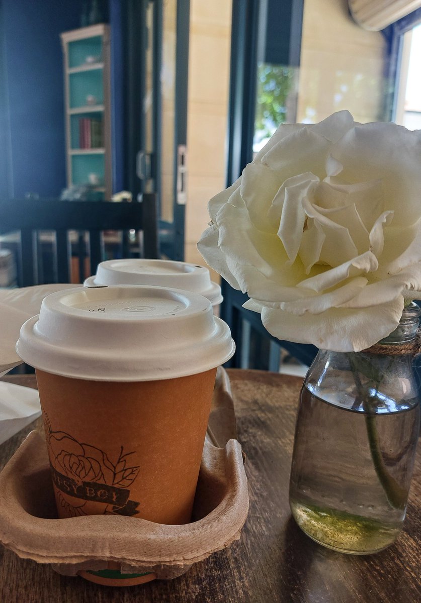 freopics_'s tweet photo. Cute little spot for a coffee ☕️
My mum also gave me her Camera to take more action shots 📸
So feeling a little lucky today. 
#Wednesdayfeels #photo  
#loveyourmum #coffeecatchup https://t.co/ercQuGObzH