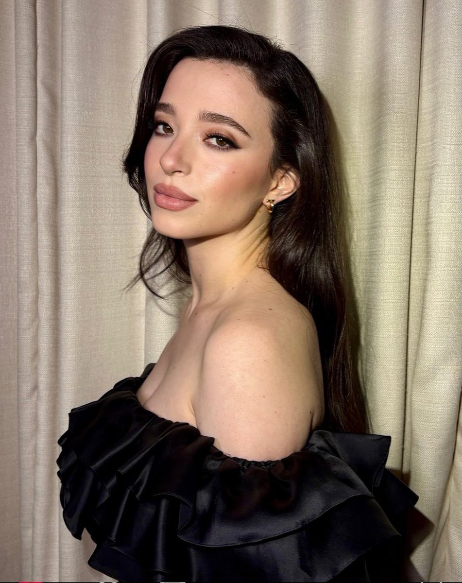 mikeymupdates's tweet photo. Mikey Madison photographed at the SCAD Savannah Film Festival. #SCAD #SAVFF https://t.co/6531AOHnr7