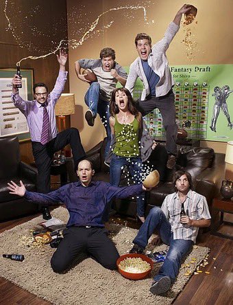 paulscheer's tweet photo. Oct 29th 2009 - The League Premieres 
It was a year when Cellphone pictures sucked. Obama became President. Paul Blart was a Mall Cop. Windows 7 was released and Tweet became a word. https://t.co/OcRTL5ciBD