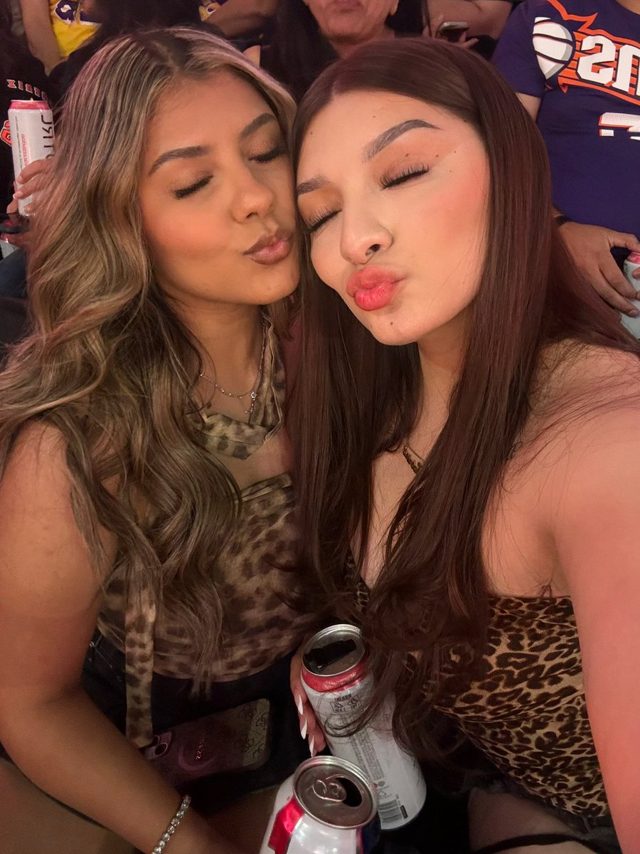 bbyxcee_'s tweet photo. Ball so hard motherf*ckers wanna fine me 🏀🐐#LakeShow #23VibesOnly https://t.co/1iwFUiZyny